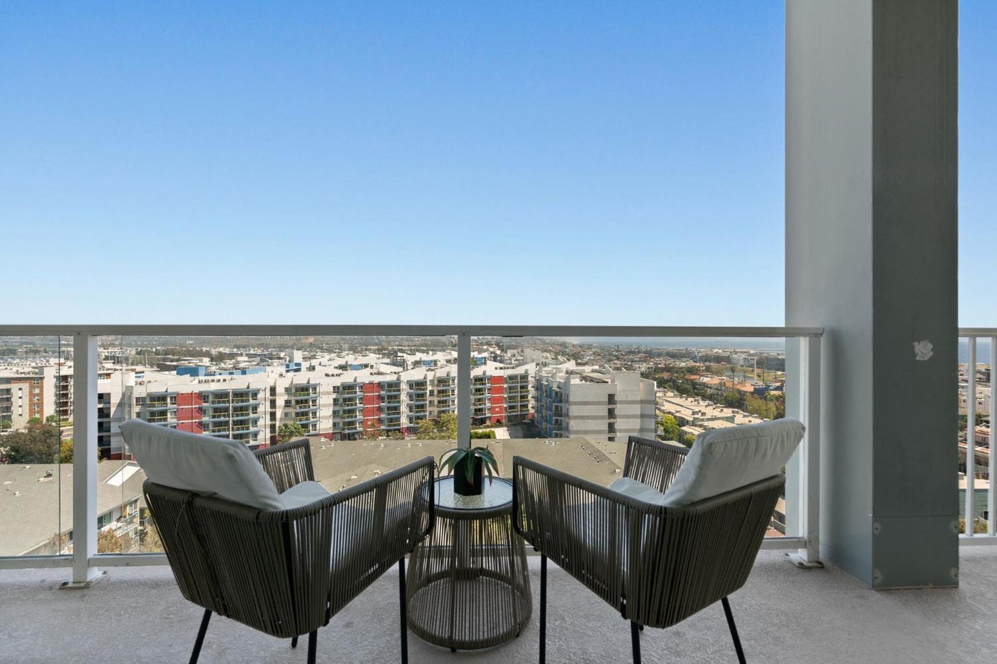 The Amethyst Retreat Ocean Marina Panoramic View Apartment